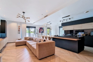 Maison à vendre 7 pièces de 157 m² à Saint-Maur-des-Fossés