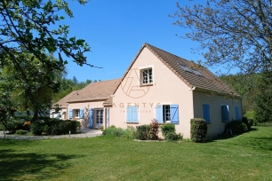 Maison à vendre 7 pièces de 220 m² à Sermaise