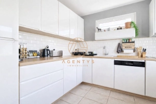 Maison à vendre 8 pièces de 158,53 m² à Champigny-sur-Marne