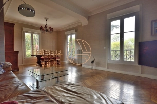 Maison à vendre 9 pièces de 260 m² à Sucy-en-Brie