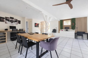 Maison à vendre 8 pièces de 219,8 m² à Noisy-le-Grand
