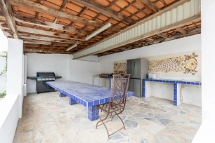 Maison à vendre 8 pièces de 285,2 m² à Ventabren