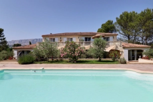 Maison à vendre 9 pièces de 334 m² à Rousset