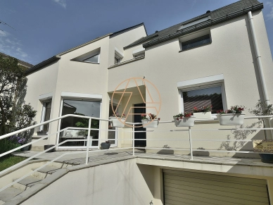 Maison à vendre 6 pièces de 136 m² à Saint-Maur-des-Fossés