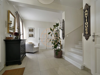Maison à vendre 6 pièces de 152 m² à Saint-Maur-des-Fossés