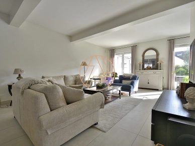 Maison à vendre 6 pièces de 152 m² à Saint-Maur-des-Fossés