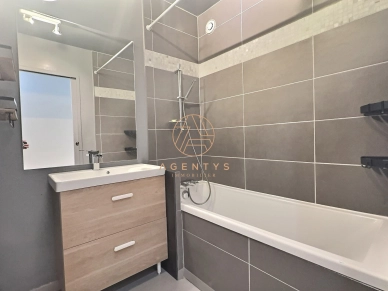 Appartement à louer 2 pièces de 53 m² à Saint-Maur-des-Fossés