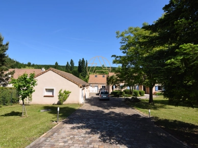 Maison à vendre 7 pièces de 220 m² à Sermaise