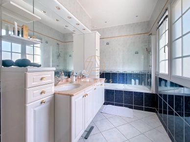 Maison à vendre 5 pièces de 102,5 m² à Saint-Maur-des-Fossés