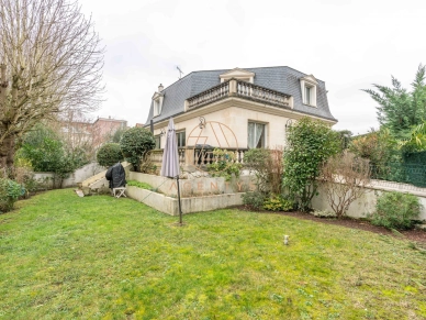 Maison à vendre 8 pièces de 205 m² à Nogent-sur-Marne