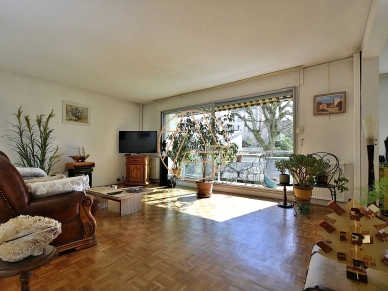 Appartement à vendre 6 pièces de 108 m² à Saint-Maur-des-Fossés