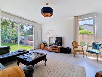 Maison à vendre 7 pièces de 165 m² à Saint-Maur-des-Fossés