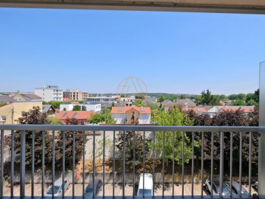 Appartement à louer 4 pièces de 75,96 m² à Saint-Maur-des-Fossés