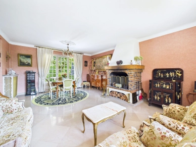 Maison à vendre 8 pièces de 198 m² à Villiers-sur-Marne