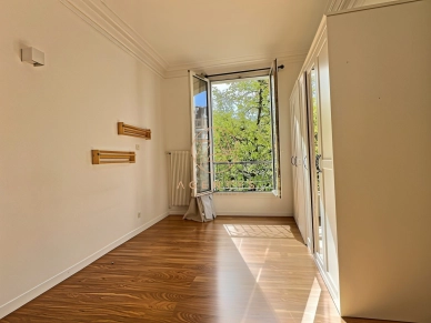 Appartement à louer 2 pièces de 49 m² à Paris